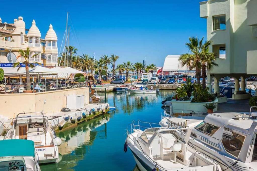 Modern Studio Near Beach. Sea, Pool And Wi-Fi Benalmadena Bagian luar foto