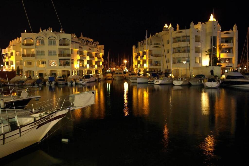 Modern Studio Near Beach. Sea, Pool And Wi-Fi Benalmadena Bagian luar foto