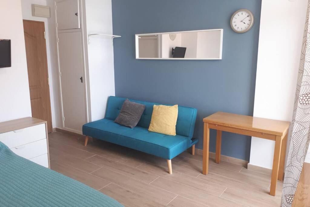 Modern Studio Near Beach. Sea, Pool And Wi-Fi Benalmadena Bagian luar foto