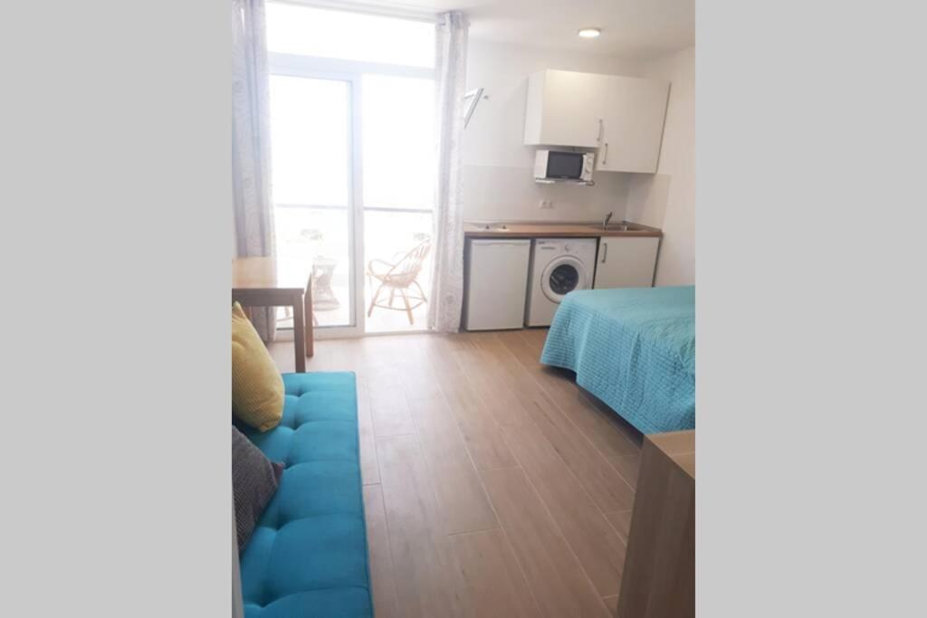 Modern Studio Near Beach. Sea, Pool And Wi-Fi Benalmadena Bagian luar foto