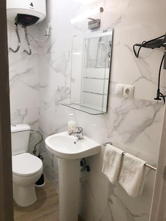 Modern Studio Near Beach. Sea, Pool And Wi-Fi Benalmadena Bagian luar foto